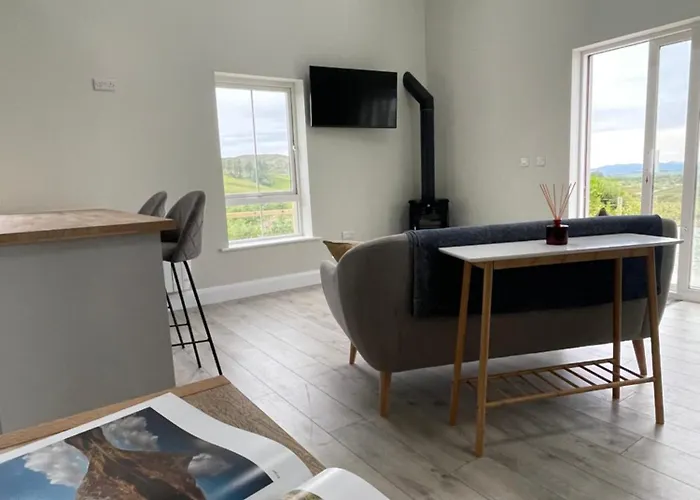 Hillside * Letterkenny